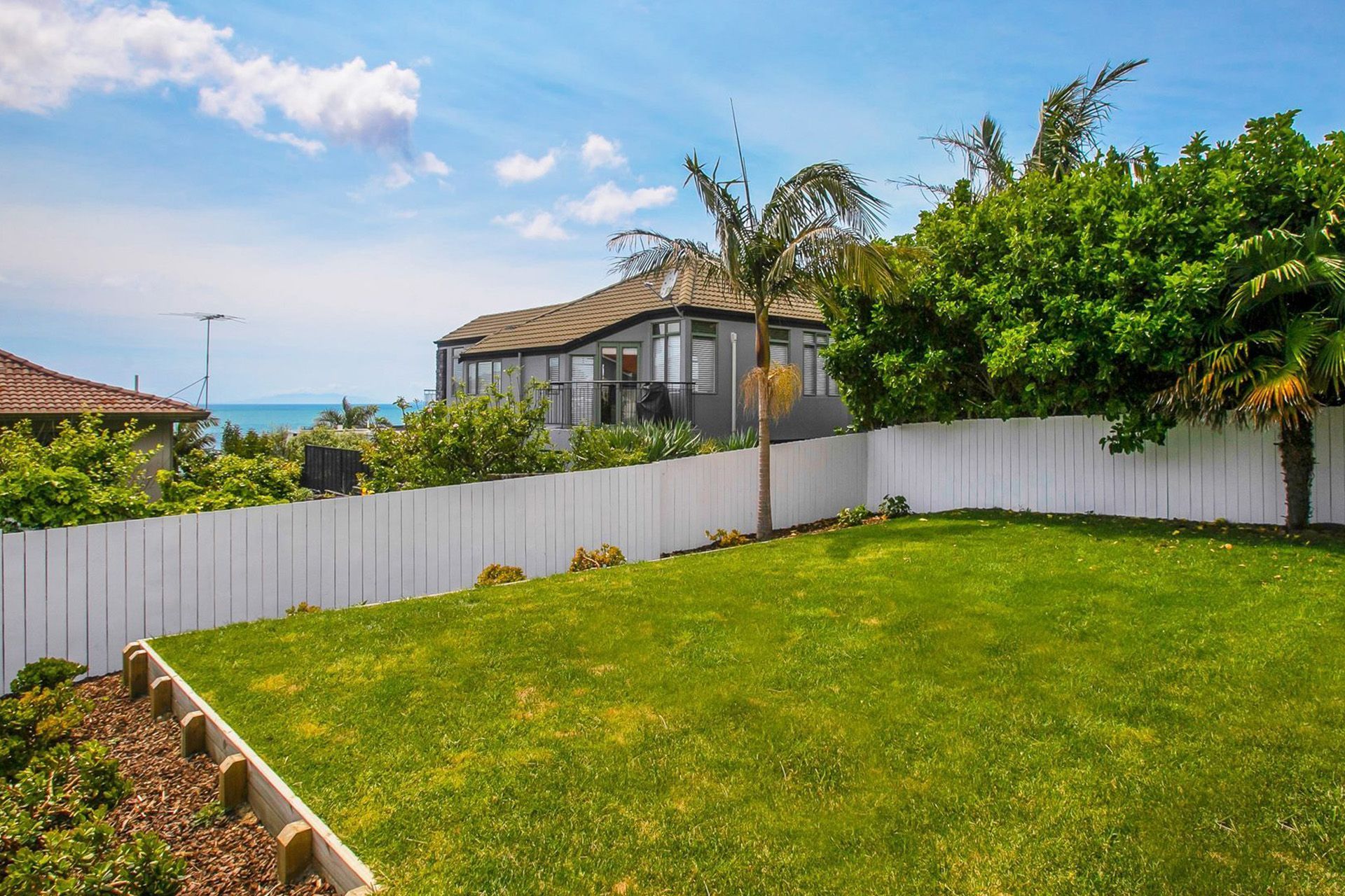 Murrays Bay, Scarboro Terrace Residence