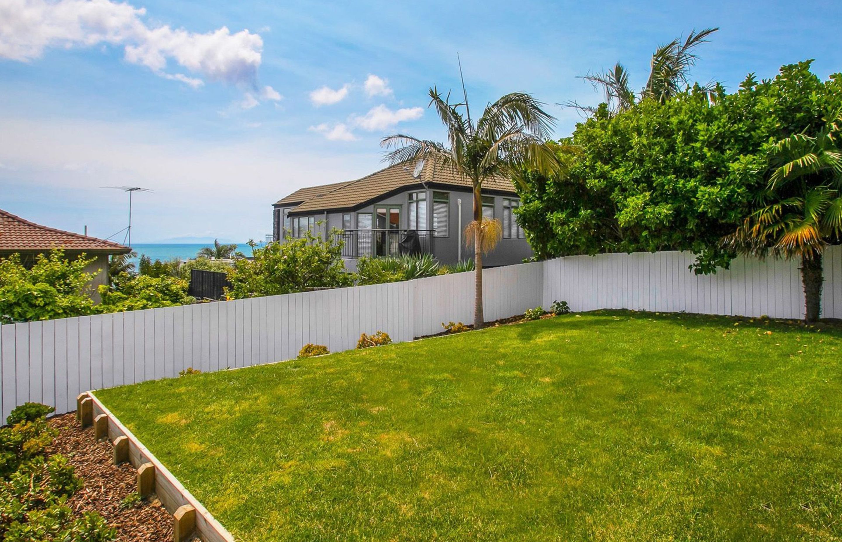 Murrays Bay, Scarboro Terrace Residence