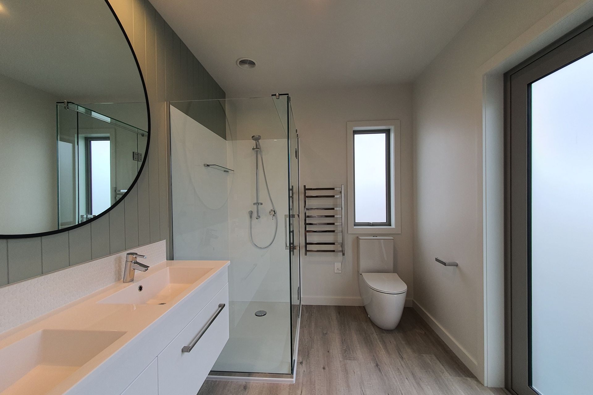 Raglan Elevate Tilt 145