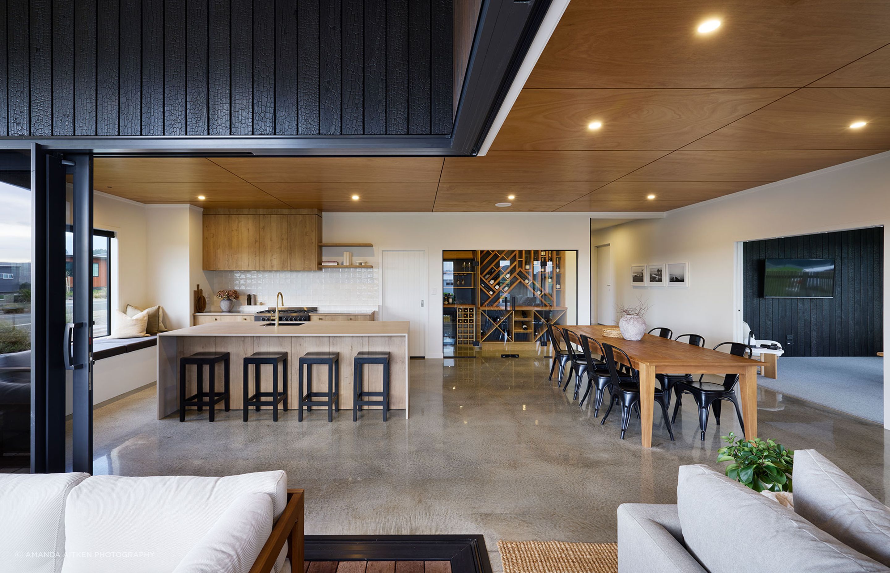 22026indooroutdoorflow.jpg