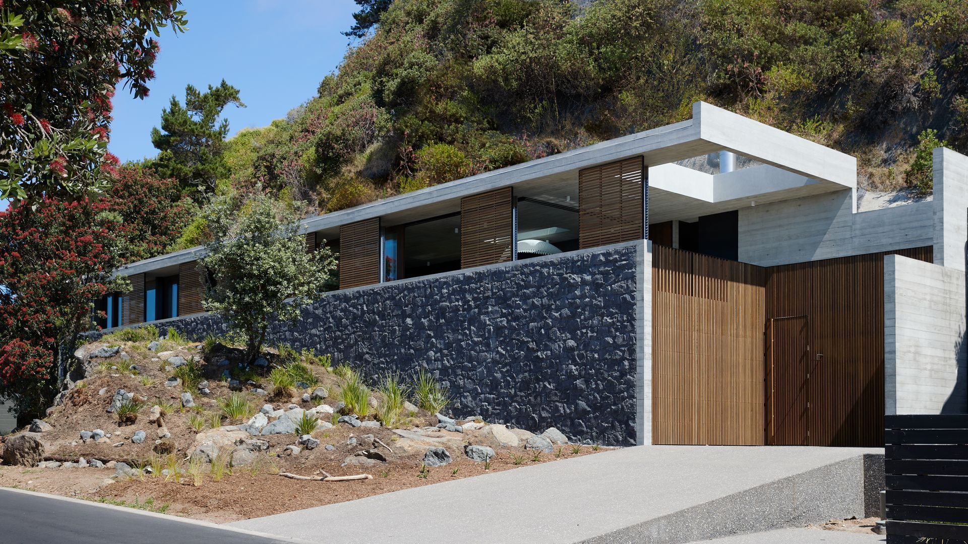 Onetangi Cliff House banner