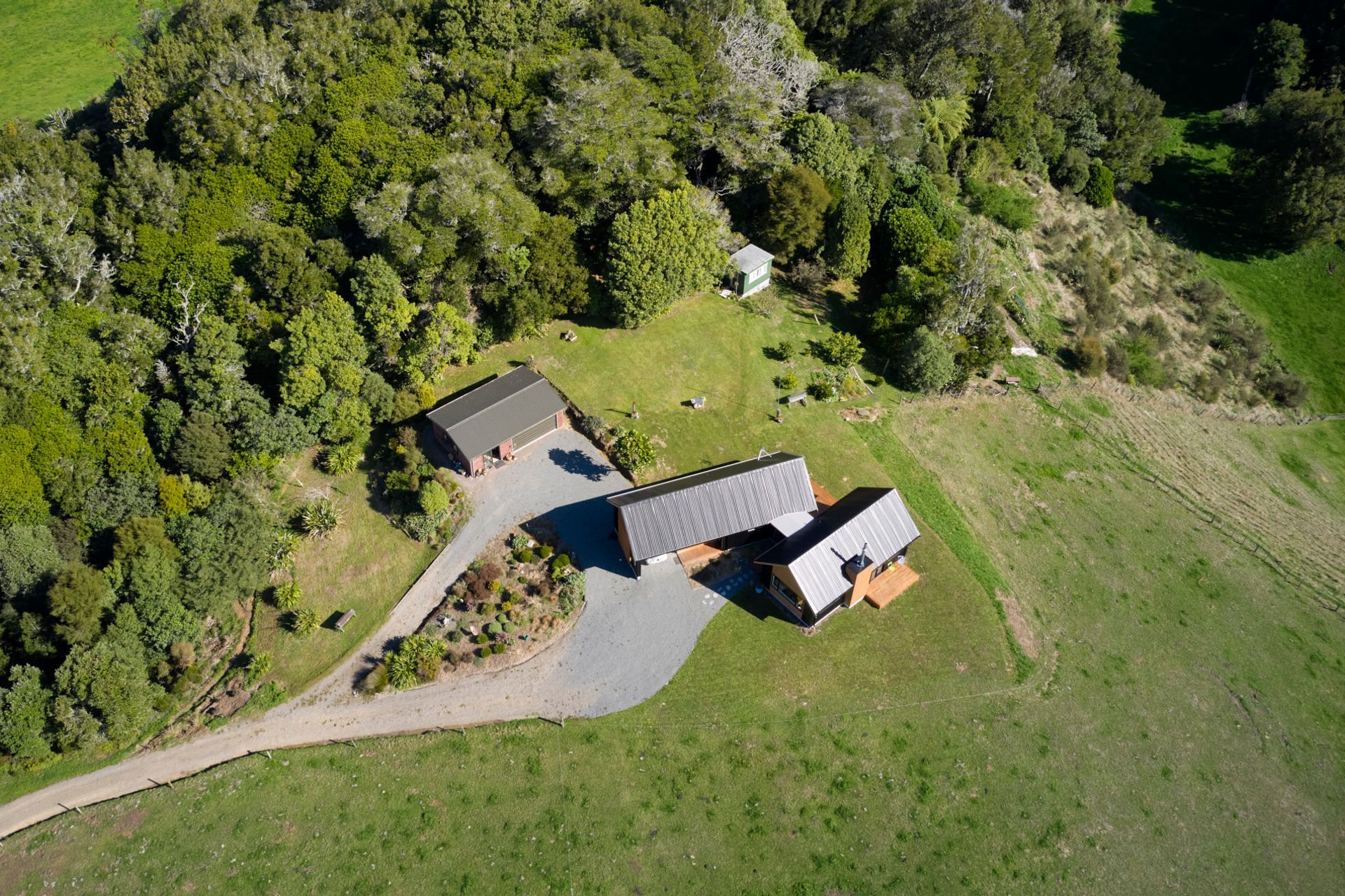 Te Ngahere a Kataraina - Kathy's forest house
