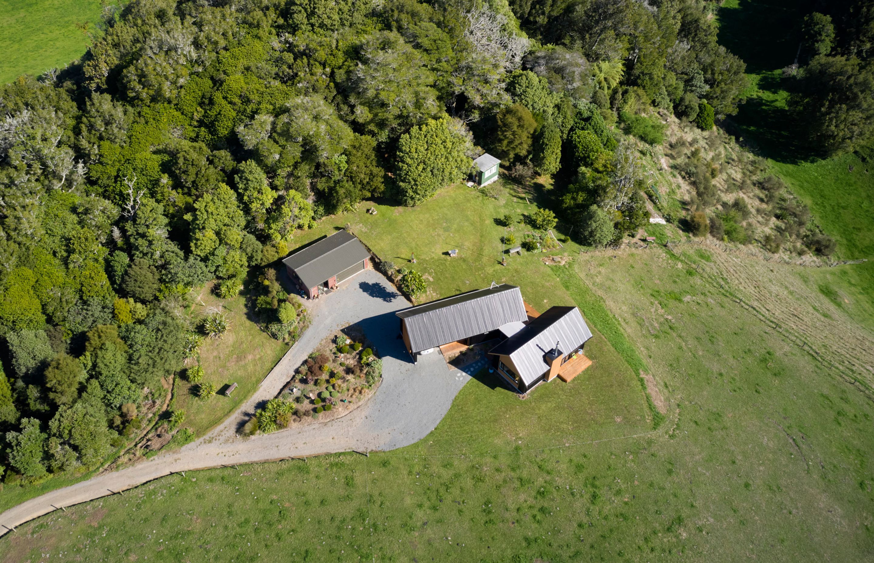 Te Ngahere a Kataraina - Kathy's forest house