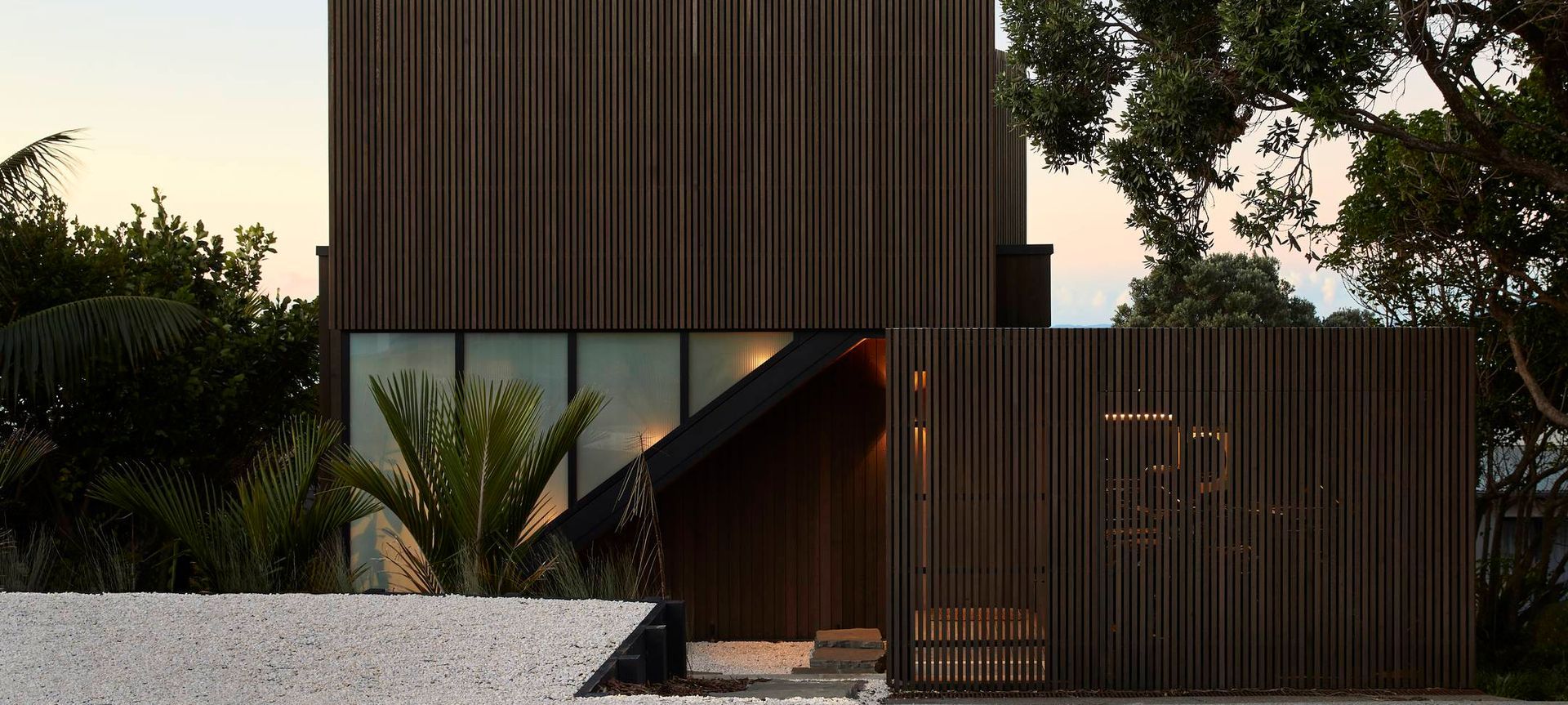 Langs Beach House banner