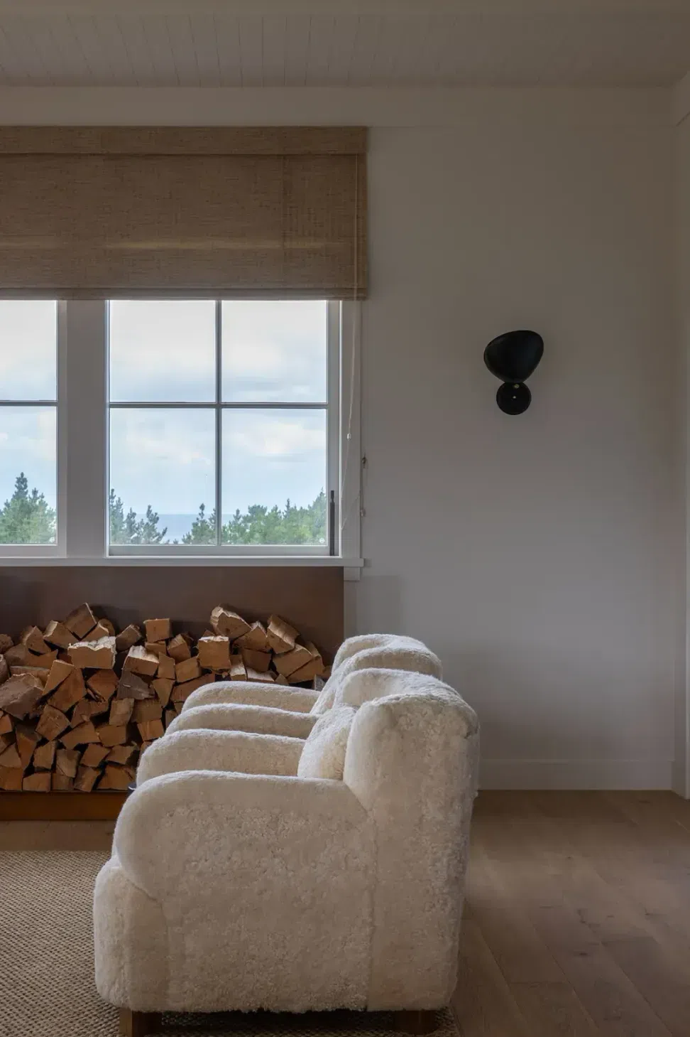 68d31f936c87c84b2aa2be02Ocean-Beach-House-VidaPlank-Custom-Timber-Flooring-1-p-1080.webp