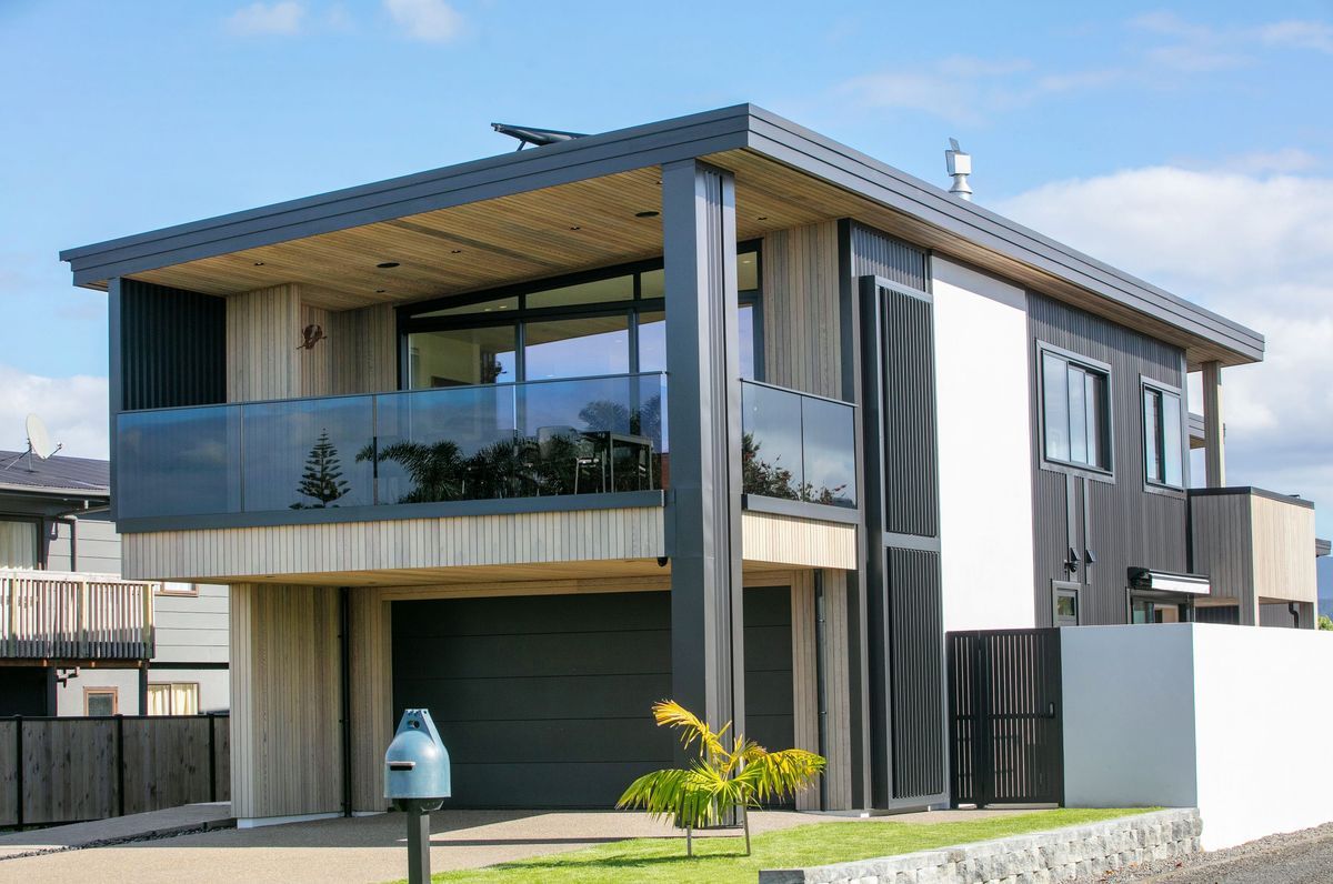 Cook Drive, Whitianga - Frameless Glass Balustrades for a Coastal Home