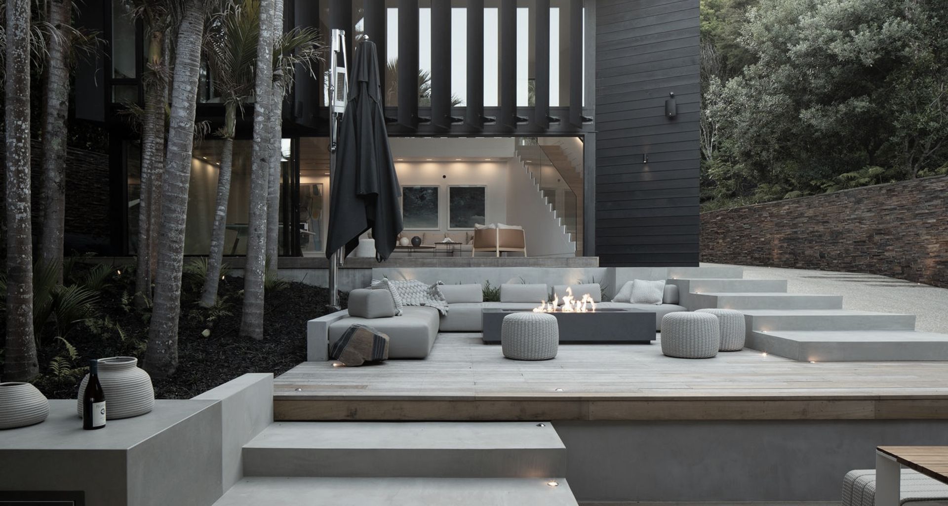 Waiheke House: integrating new and old through concrete forms banner