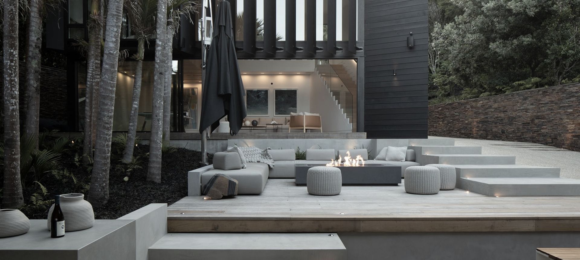 Waiheke House: integrating new and old through concrete forms banner