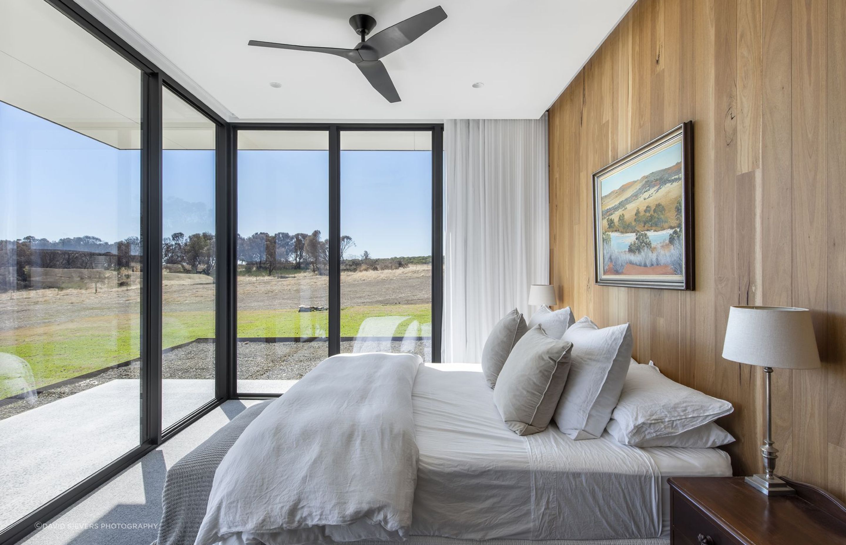 AX-i1000FS-DS-Hawks-Nest-Residence-SA-Bedroom.jpeg