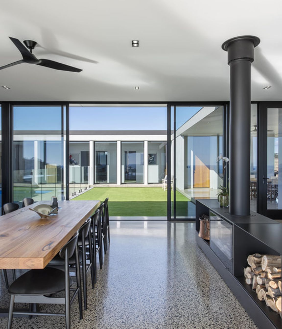 AX-i1000FS-DS-Hawks-Nest-Residence-SA-Living-4.jpeg