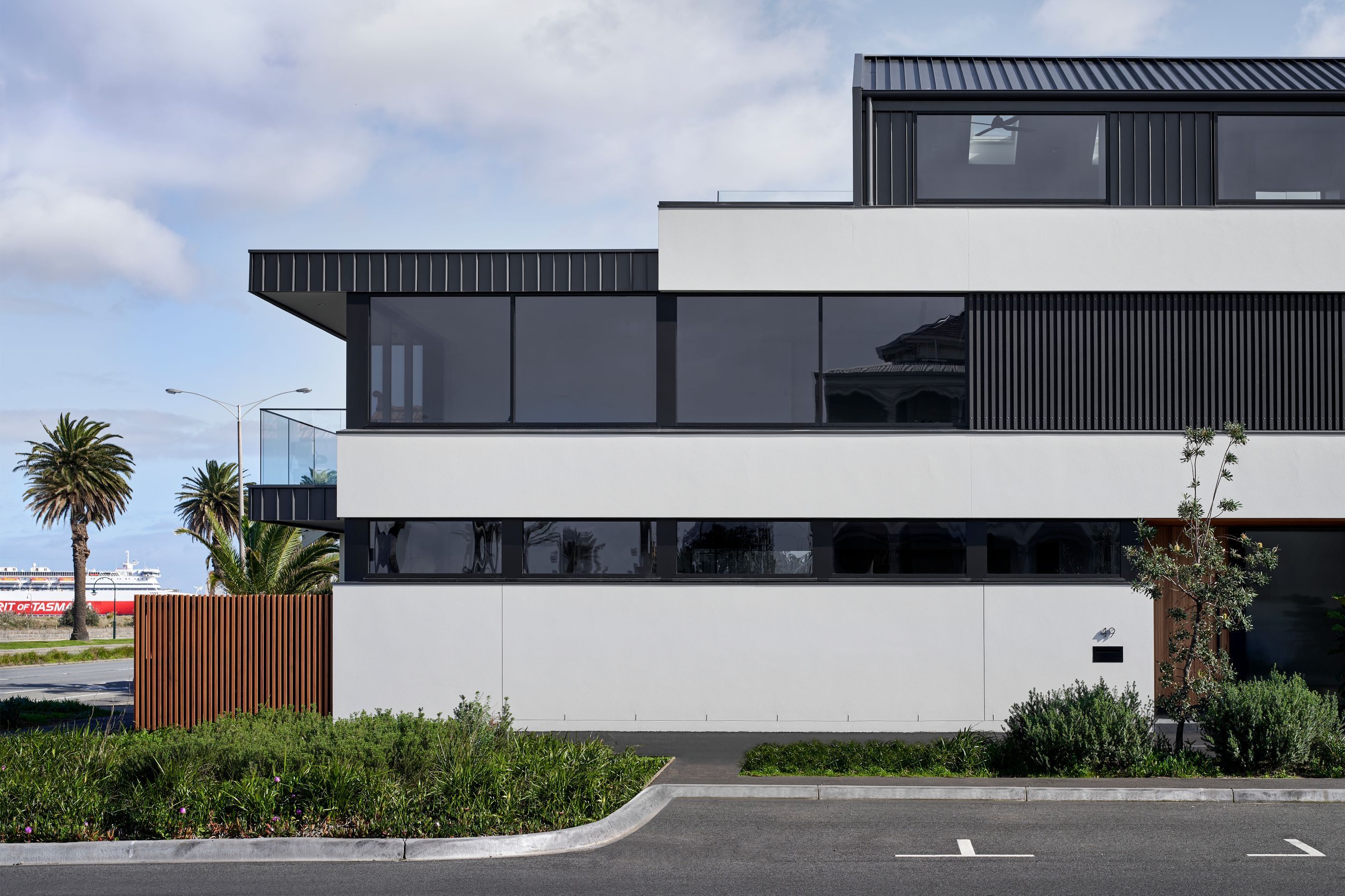 ArchitectureWorksBeaconsfieldParade043.jpg