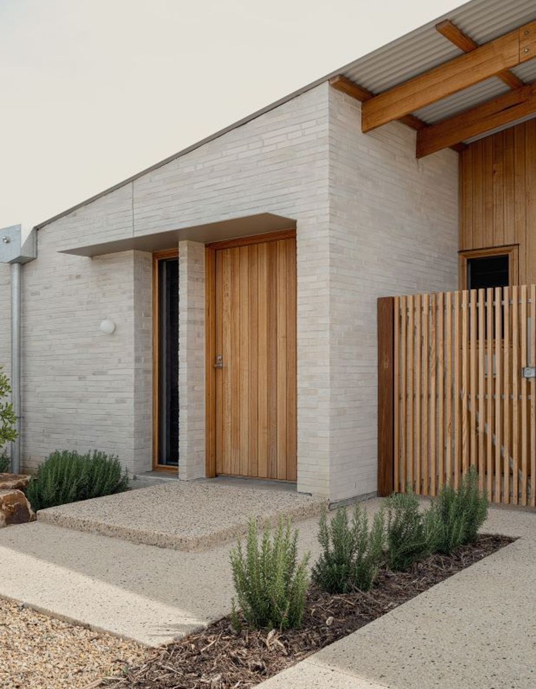 Aus-OakIronAshNormanville-Beach-HouseAdam-Johnson-Design-12.jpg