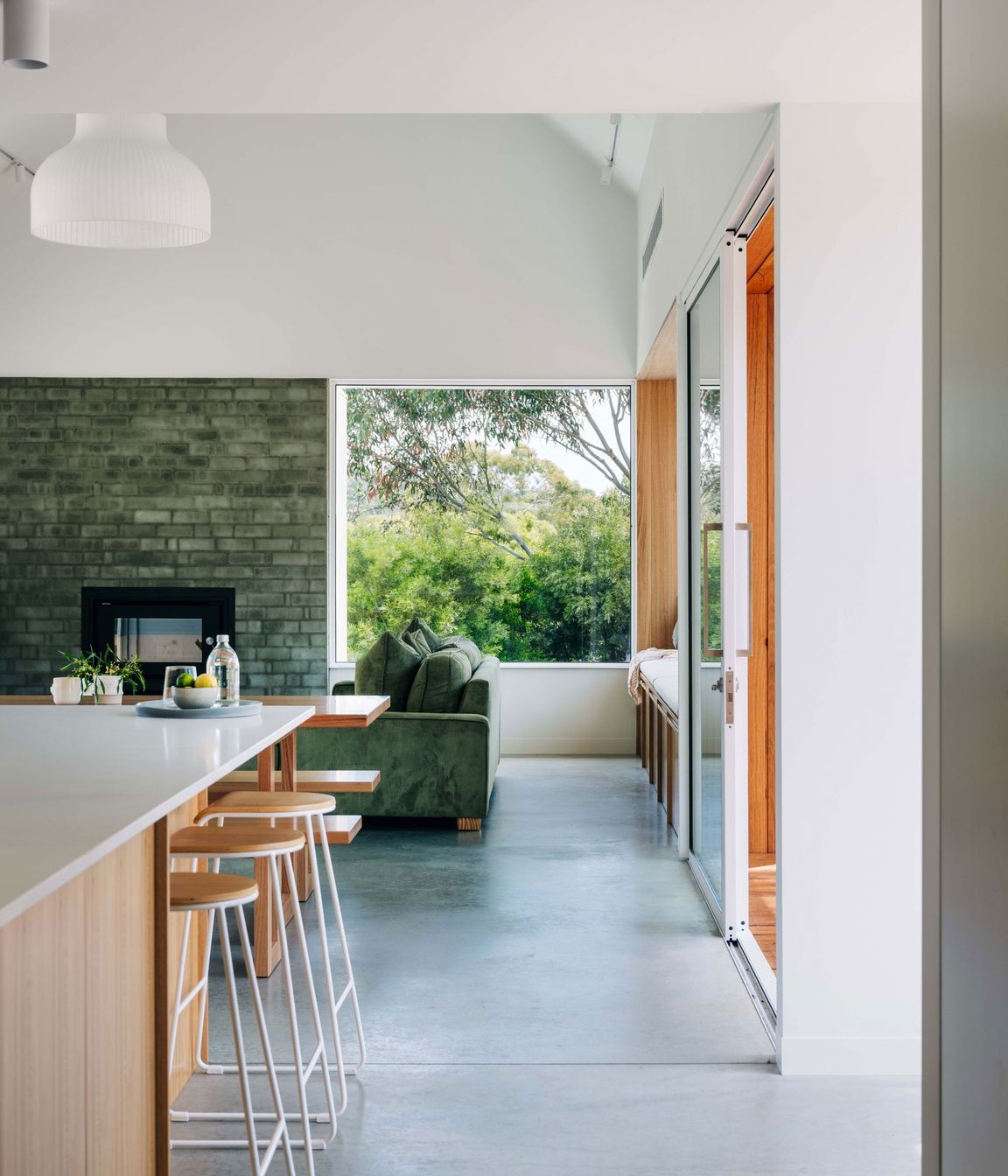 BLUFF-HOUSE06-v2.jpg