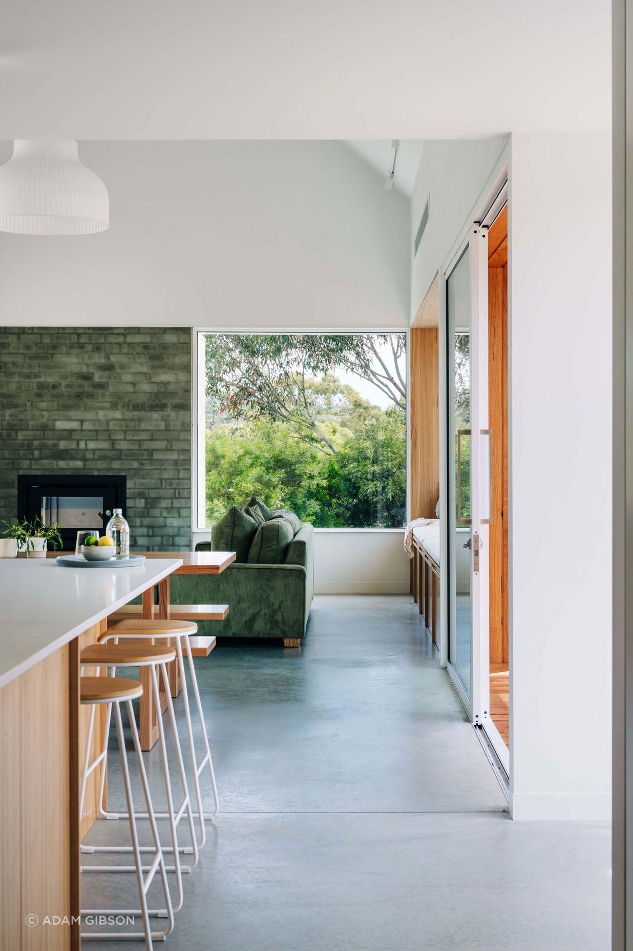BLUFF-HOUSE06-v2.jpg