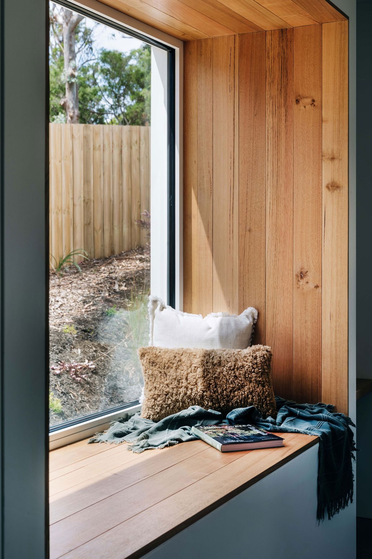 BLUFF-HOUSE09-v2.jpg