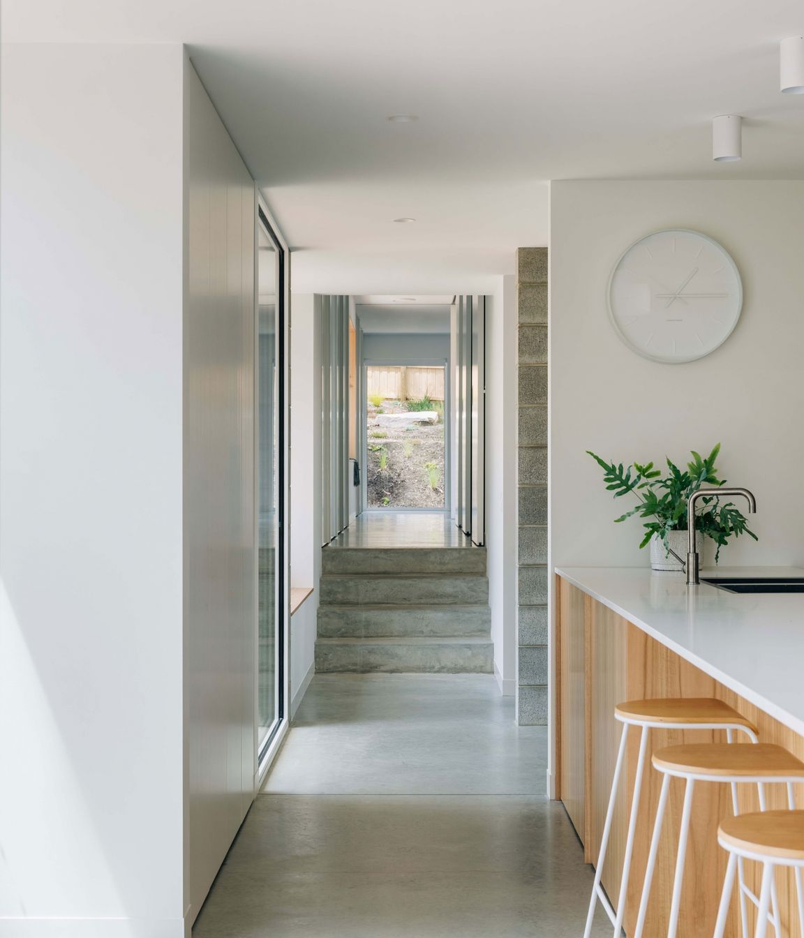 BLUFF-HOUSE11-v2.jpg