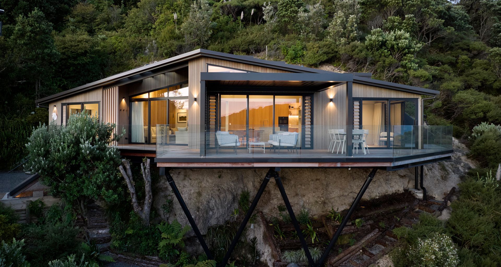 Cliff Hanger House banner