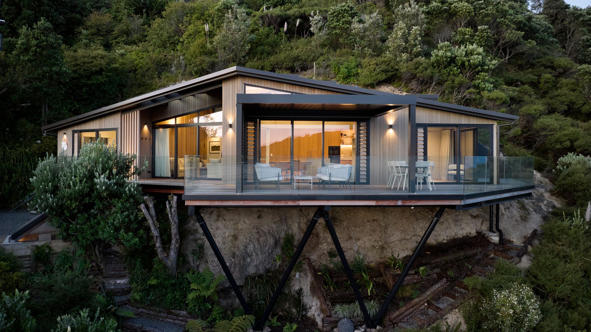 Cliff Hanger House banner