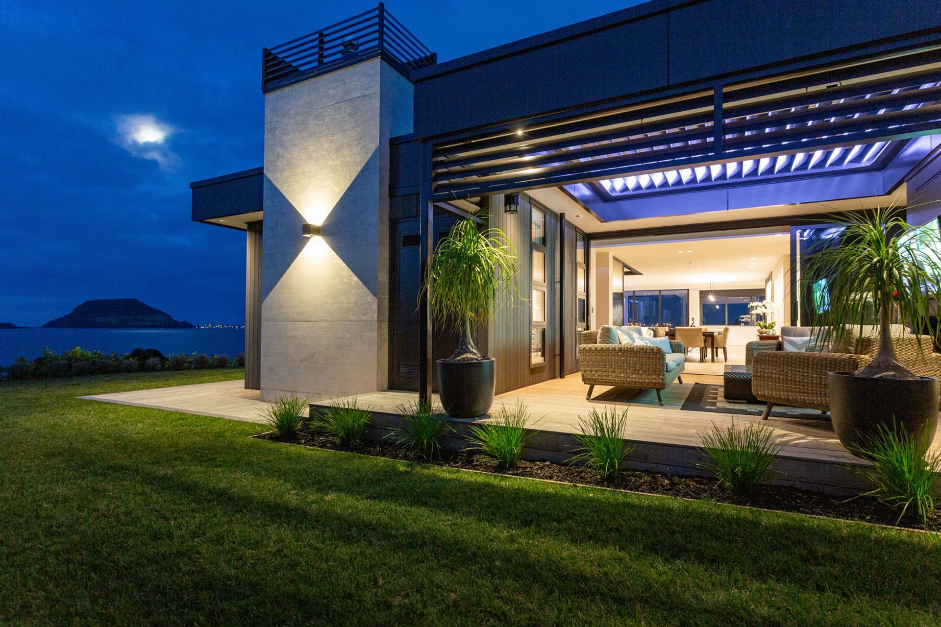 Double Louvre Roof Luxury