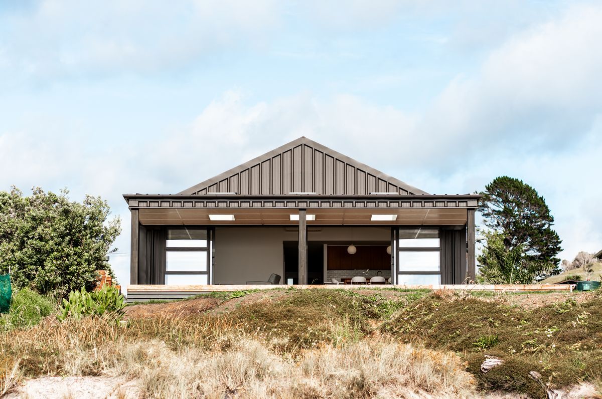 Wharekaho Beach House - Barn Home