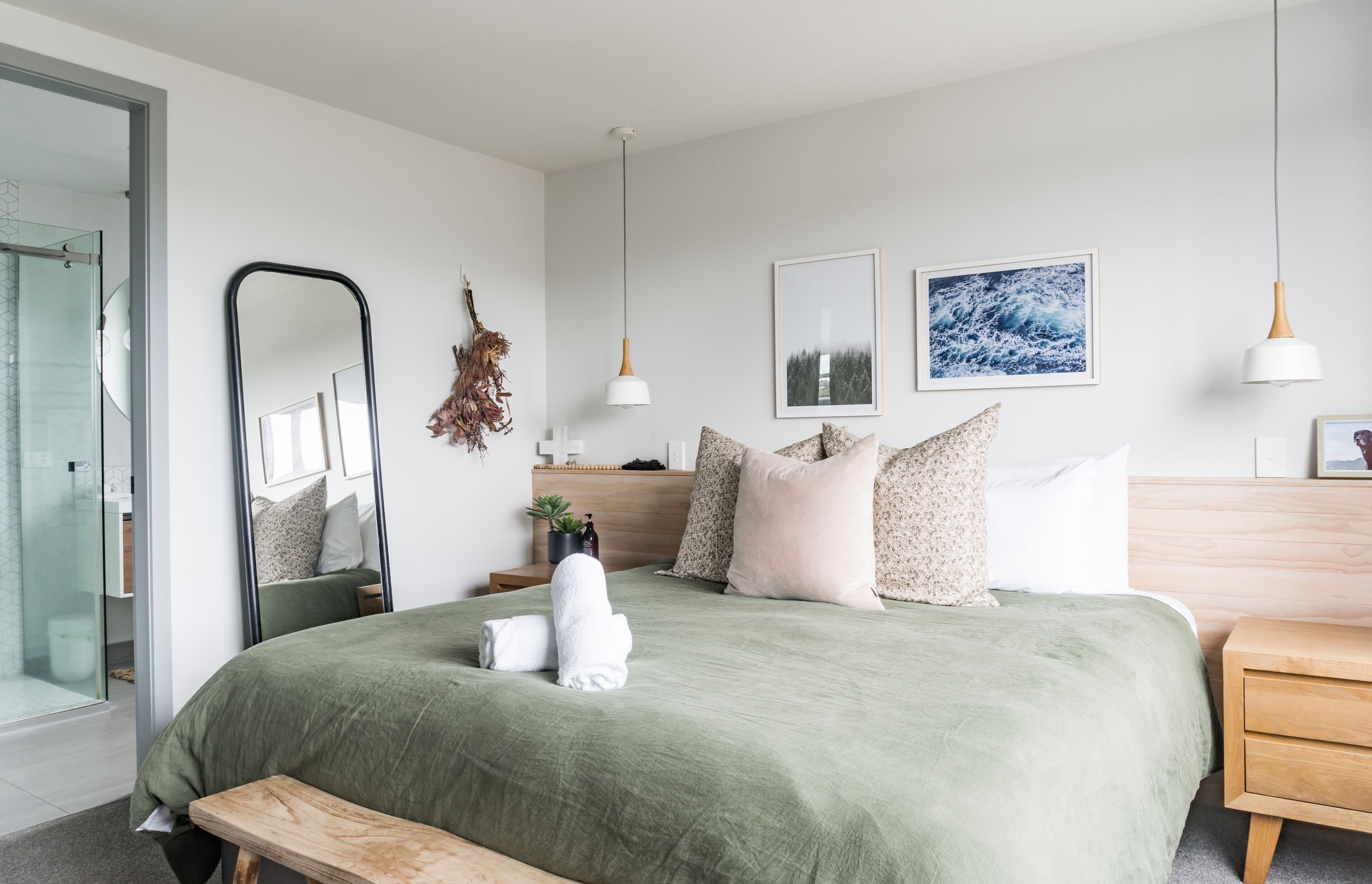 The Seaside Retreat - Raglan