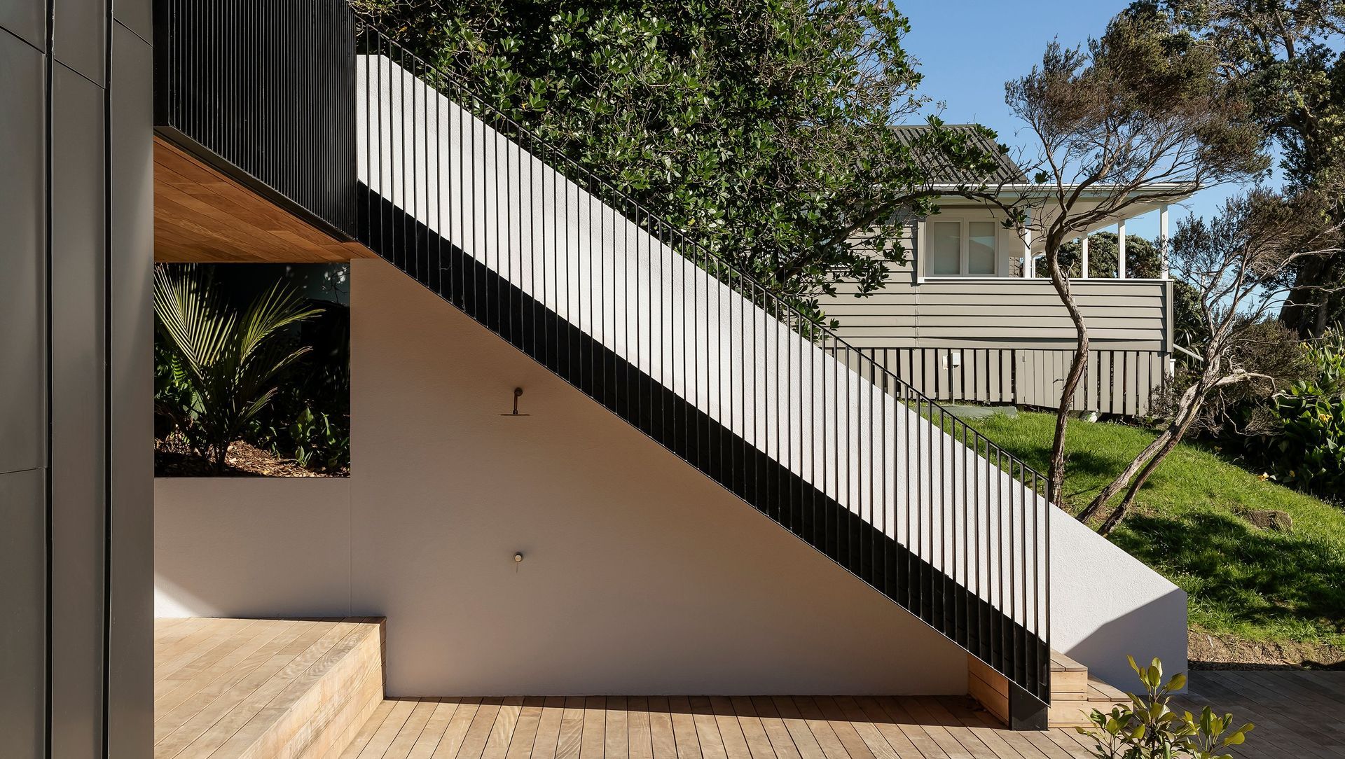 Oneroa Outlook banner