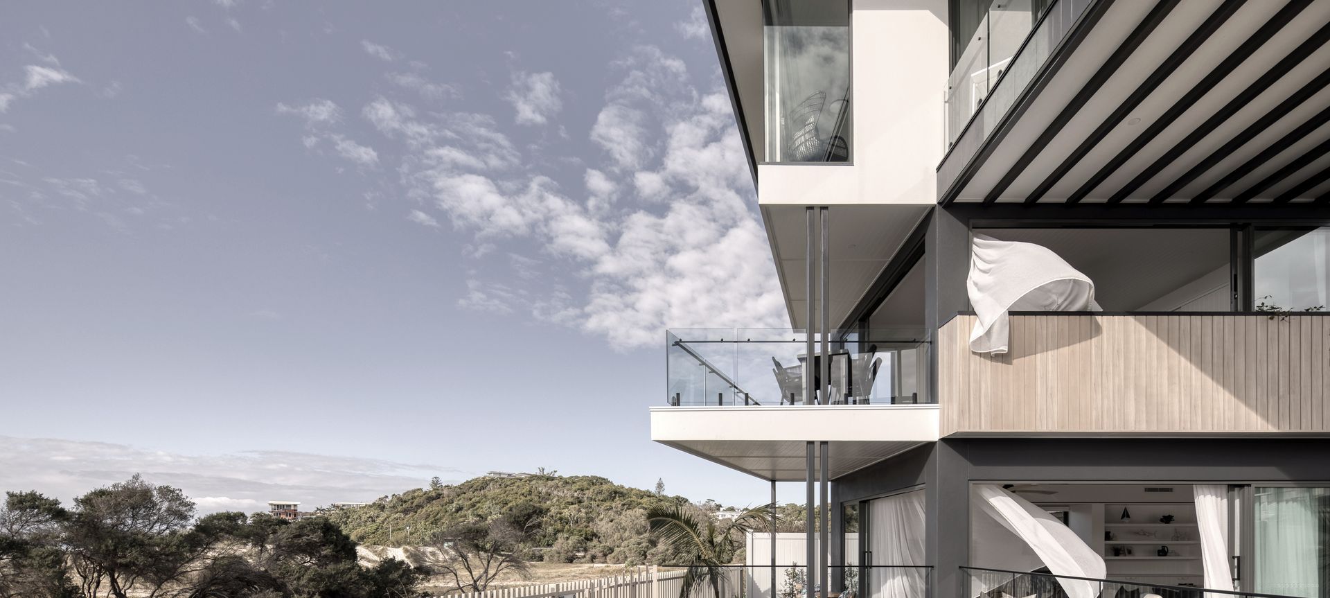 Currumbin Beachfront Residence banner
