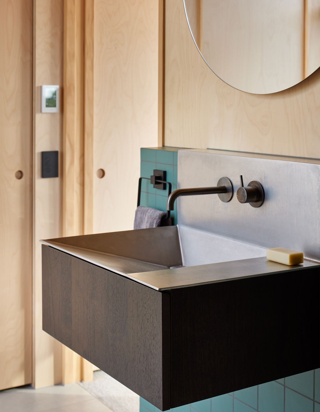 Edwards White Rangitahi Bach