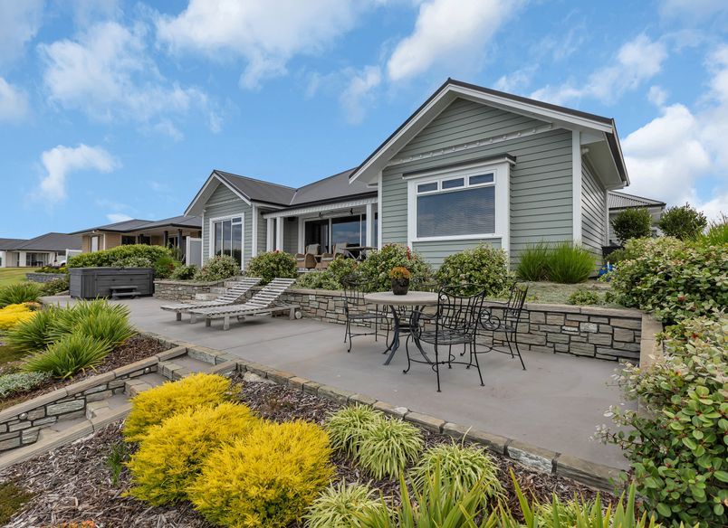 Marsden Cove- Northland- Waterfront / Luxury / Beach House / Outdoor Living / New Build  by Cogan Custom Homes