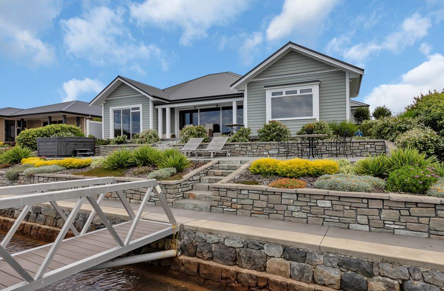 Marsden Cove- Northland- Waterfront / Luxury / Beach House / Outdoor Living / New Build  by Cogan Custom Homes