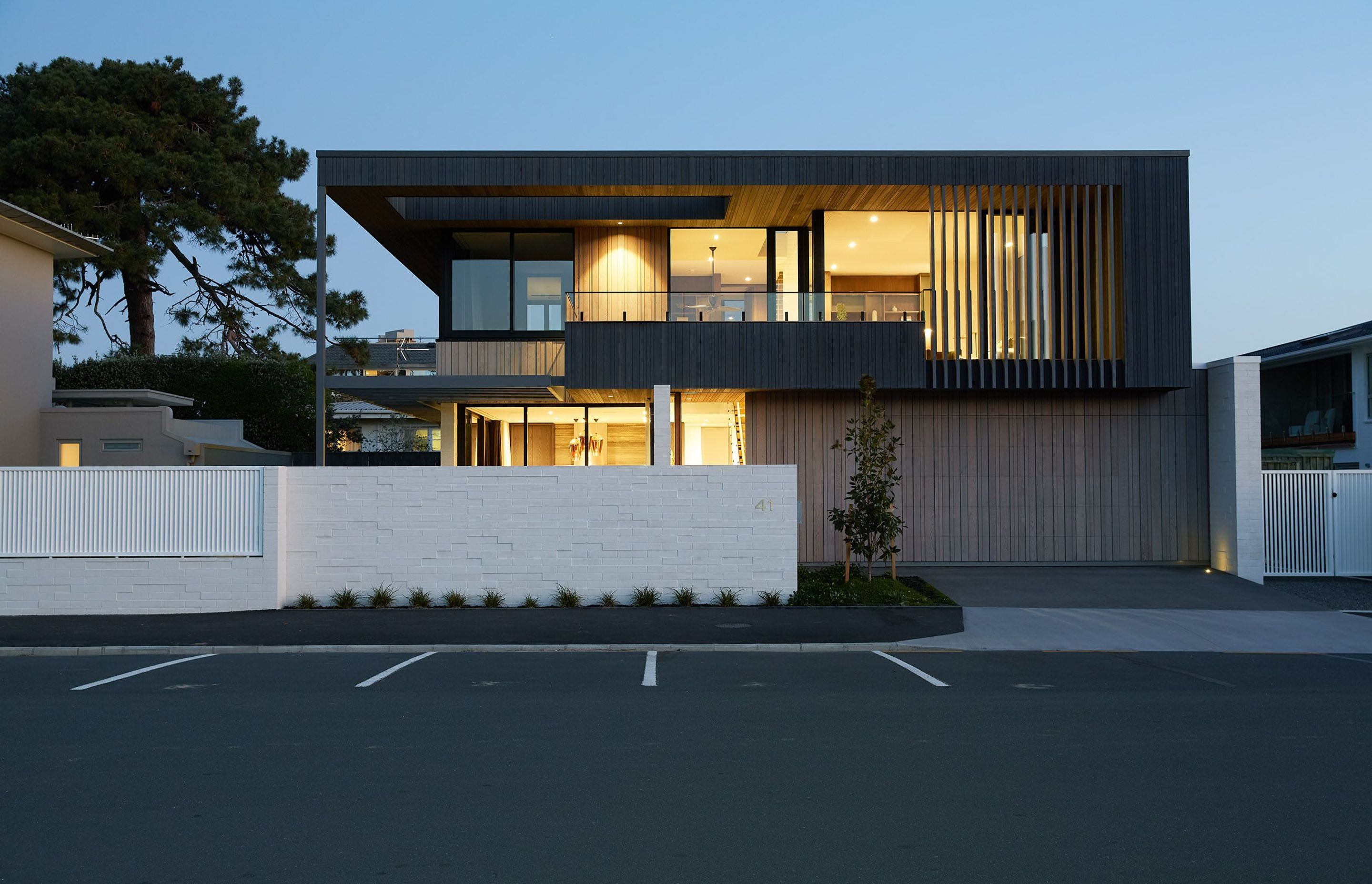 Milford beach house - a love letter to Modernism