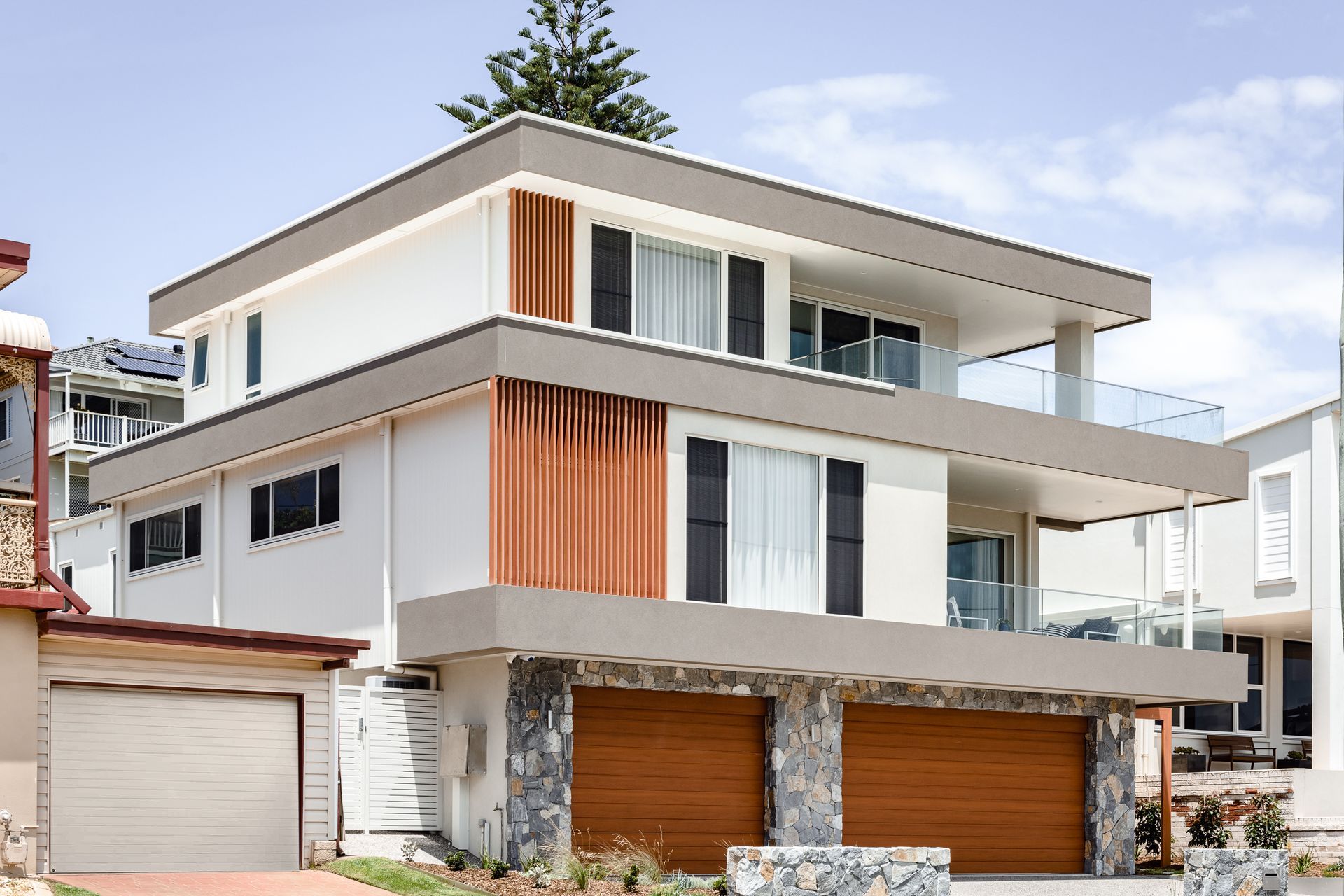 Port Kembla Beach House by Hewison Constructions