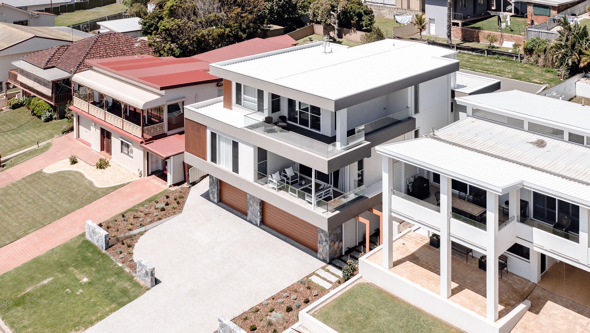 Port Kembla Beach House by Hewison Constructions banner
