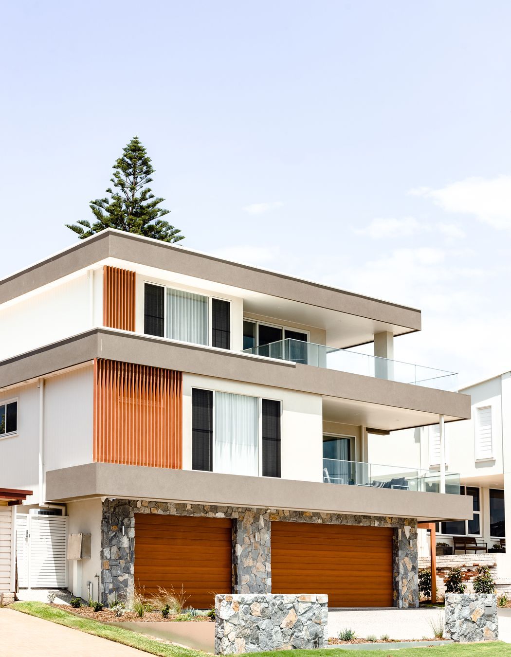 Port Kembla Beach House by Hewison Constructions
