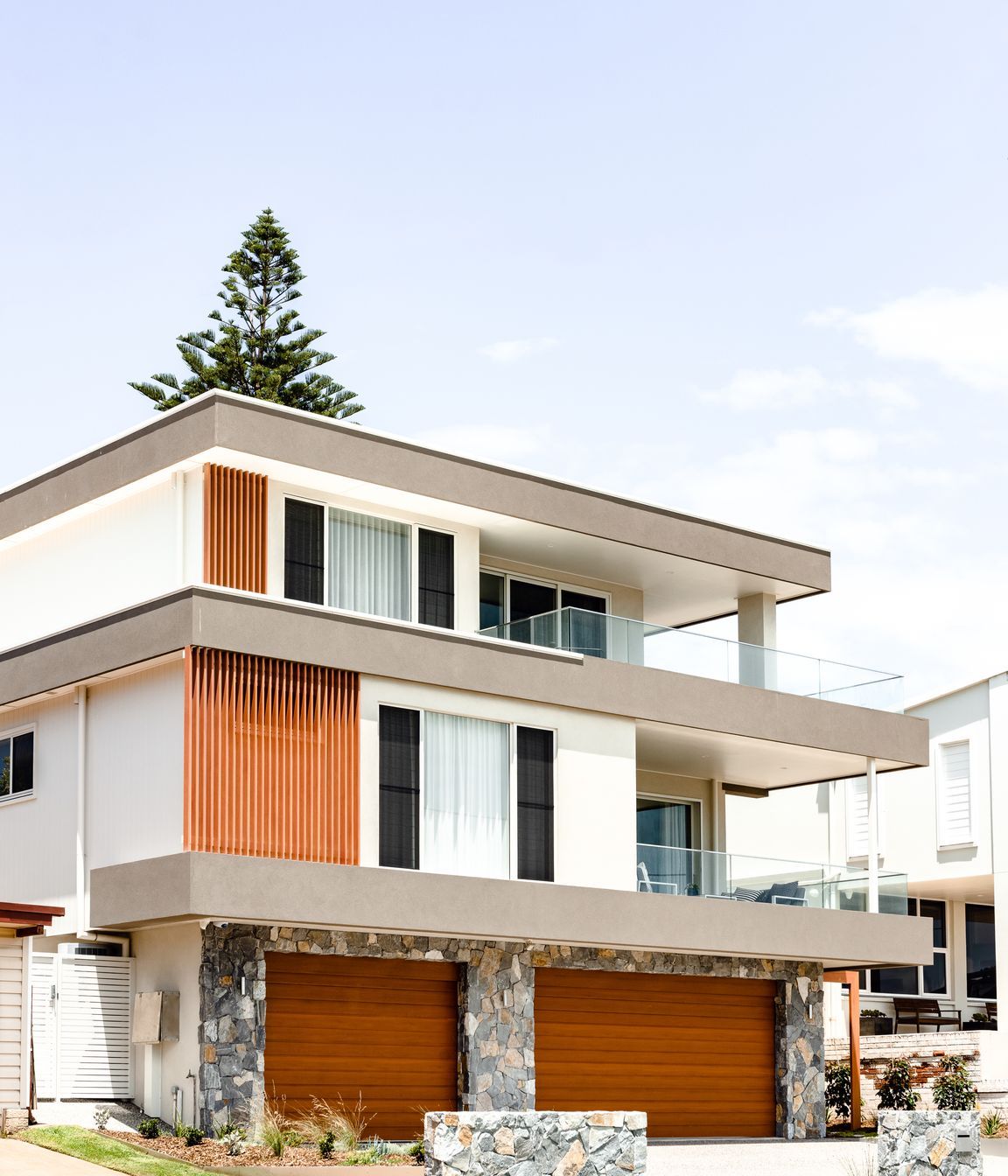 Port Kembla Beach House by Hewison Constructions