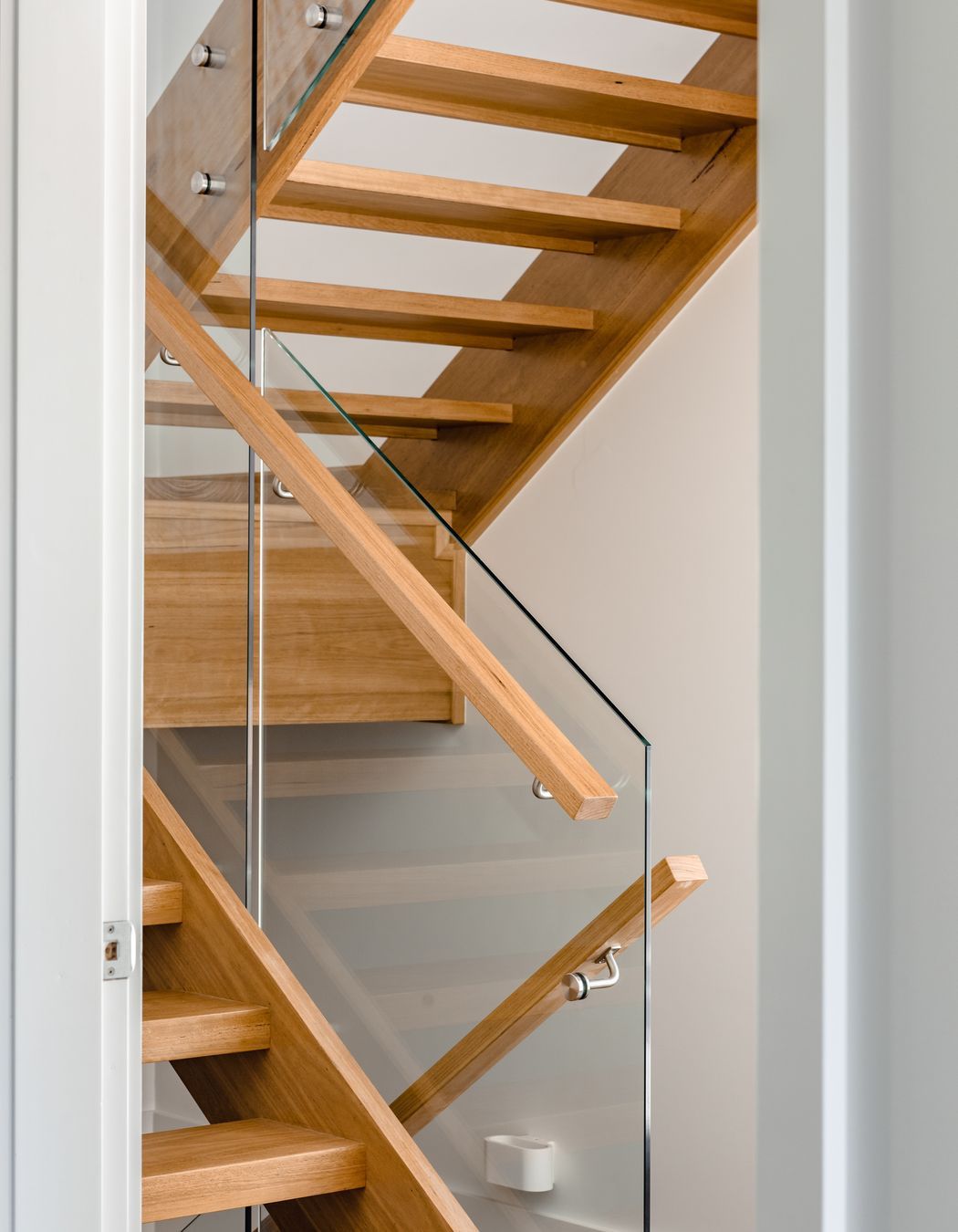 Port Kembla Beach House by Hewison Constructions