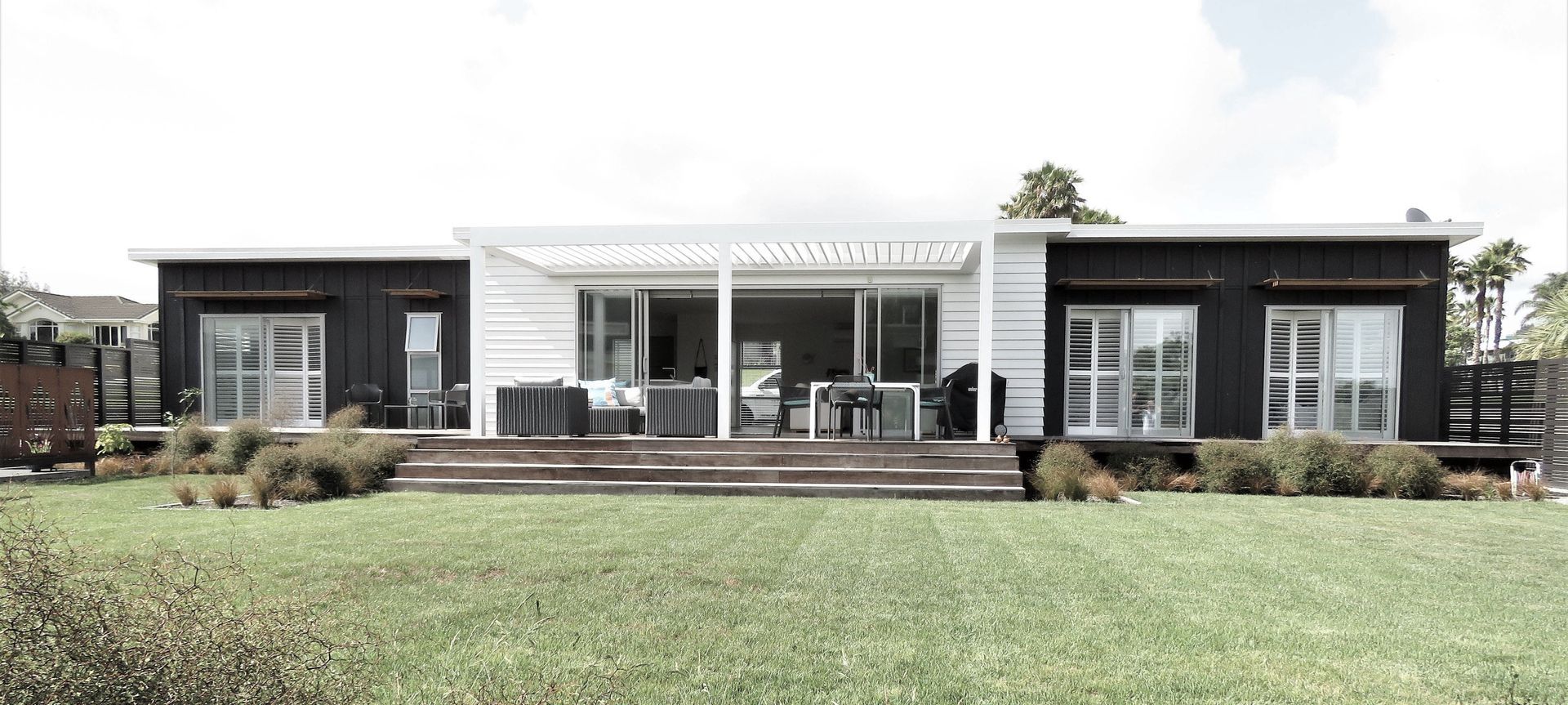 Coopers Beach House banner