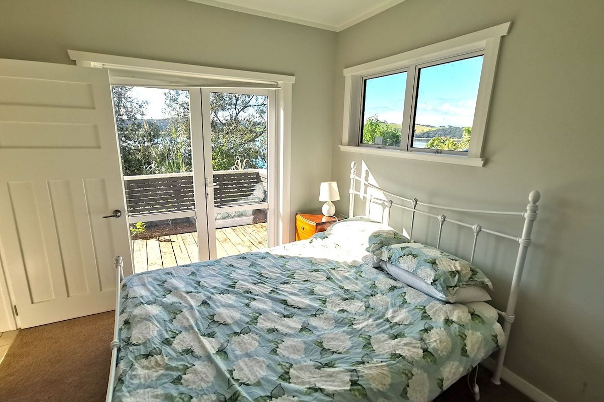 Pohutukawa, Omiha, Waiheke Island