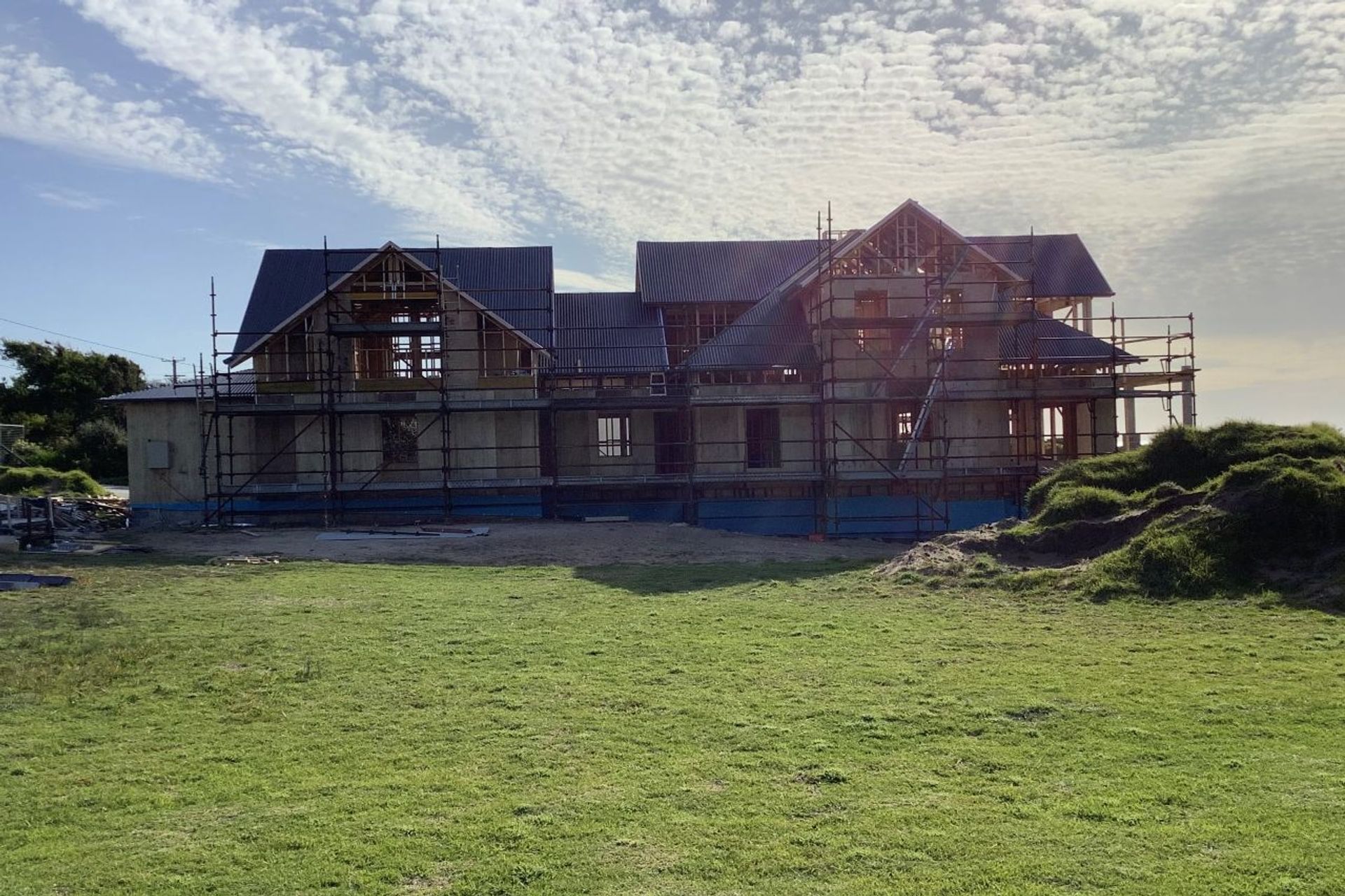 Roof Near Completion. Photography: Hawksley Developments