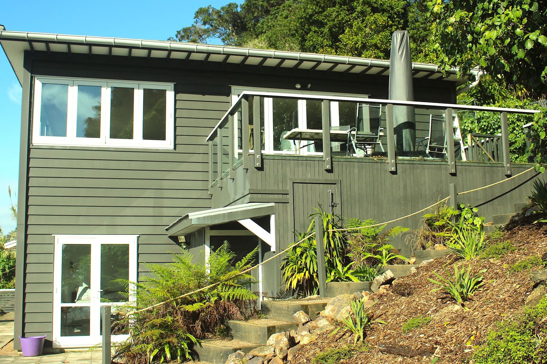 Pohutukawa, Omiha, Waiheke Island