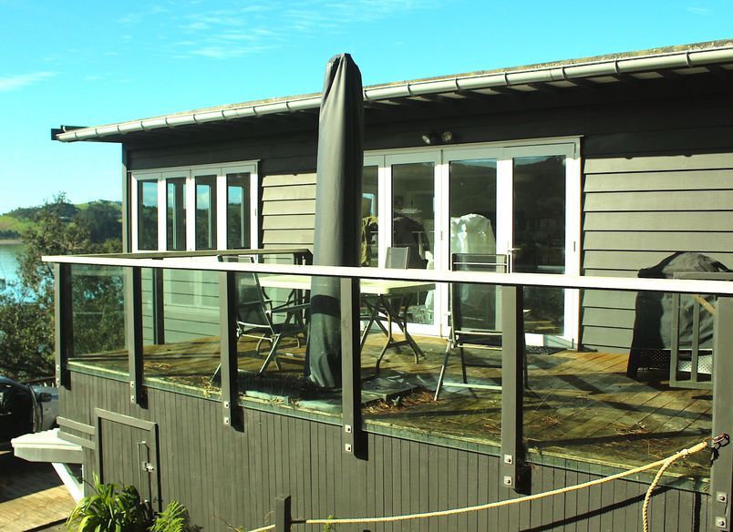 Pohutukawa, Omiha, Waiheke Island