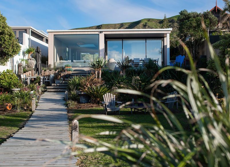 The Bach - Wainui Beach