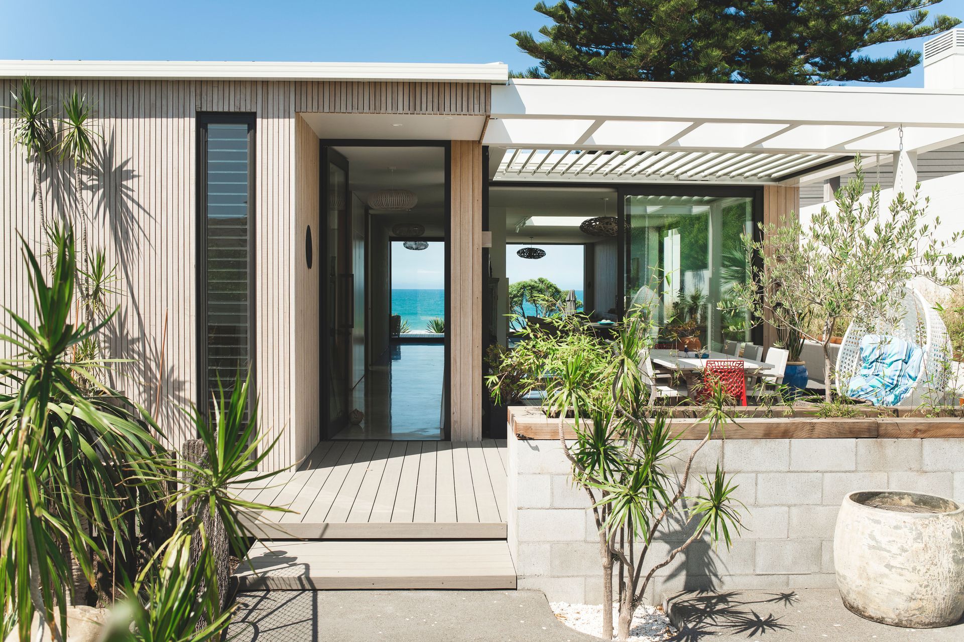 The Bach - Wainui Beach