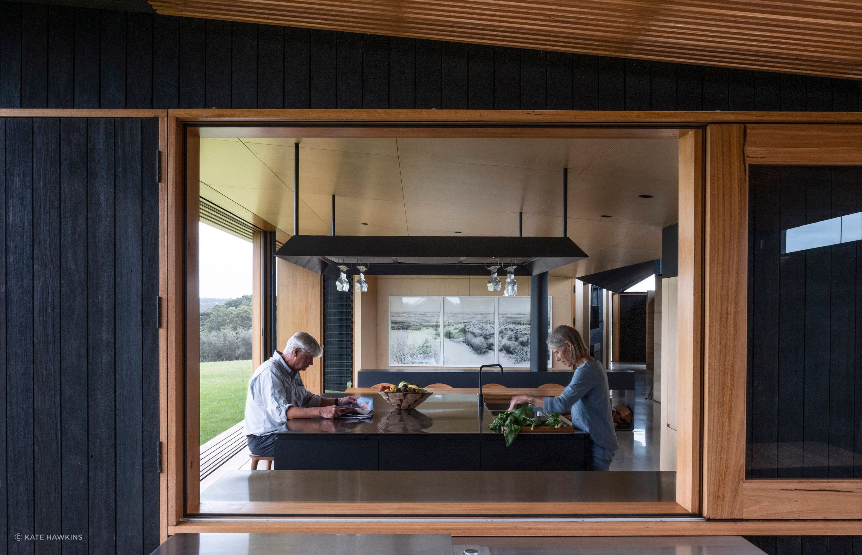 Using organic materials throughout Mystery Bay House pays homage to its natural environment