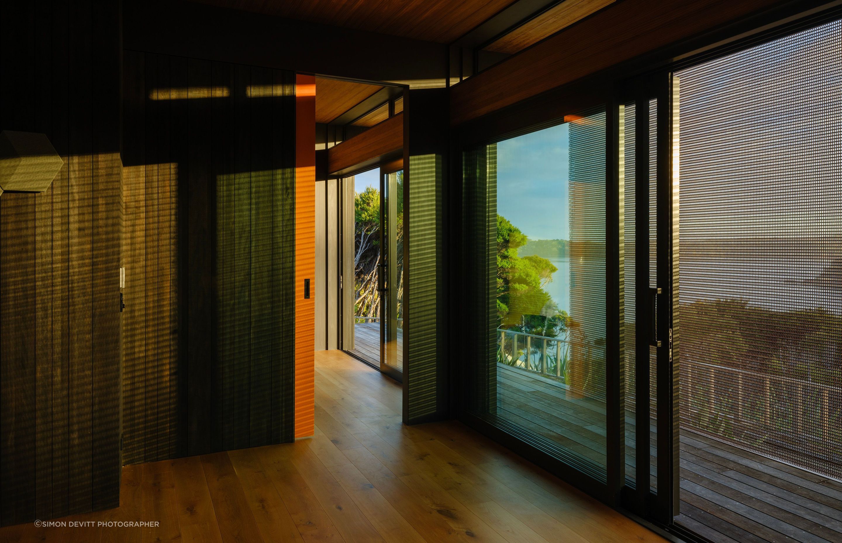 Kawau-Island-Housefiltered-light-through-Kaynemaile-screenSimon-Devitt-Photographer7.jpg