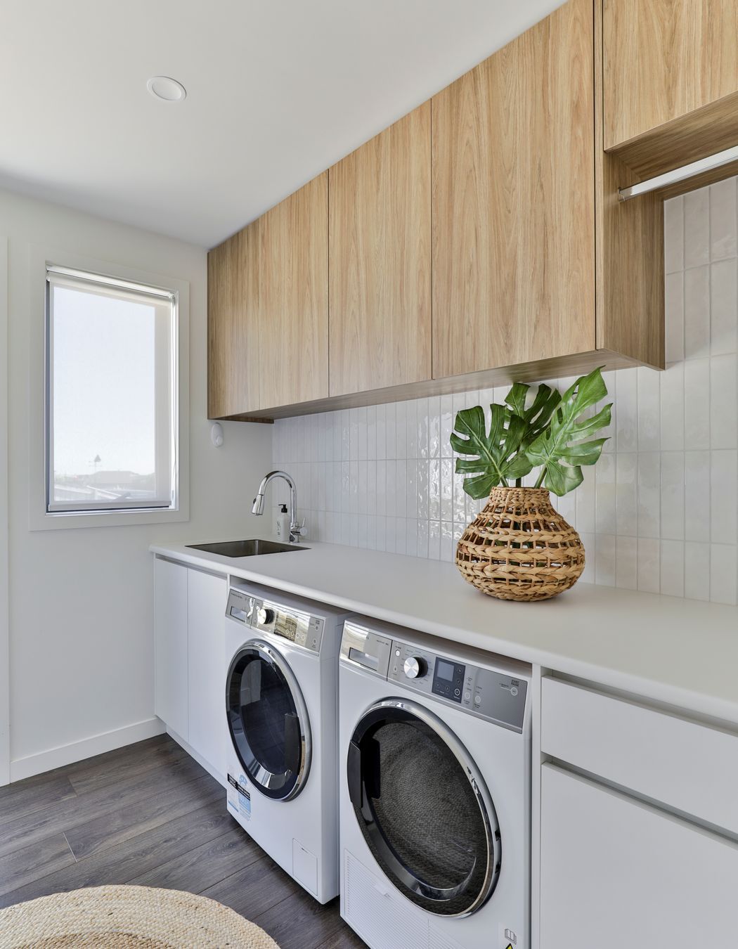 Laundry: Casablanca White 58x242mm