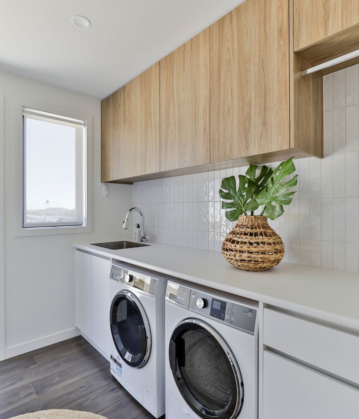 Laundry: Casablanca White 58x242mm