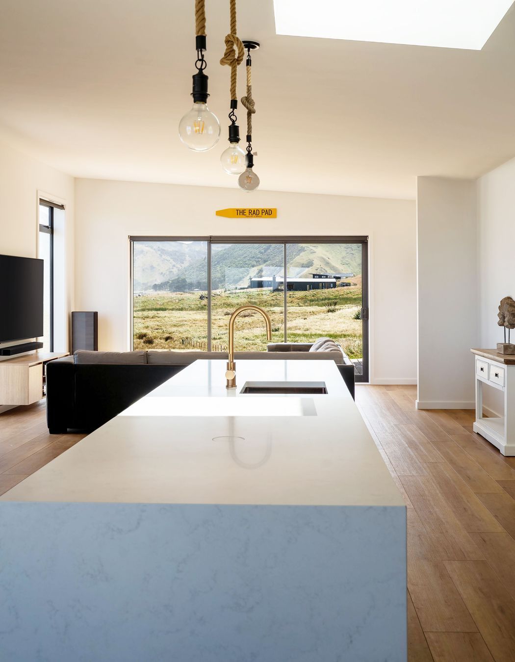 Visual connection to the landscape and neighbouring properties creates a sense of community without compromising on privacy