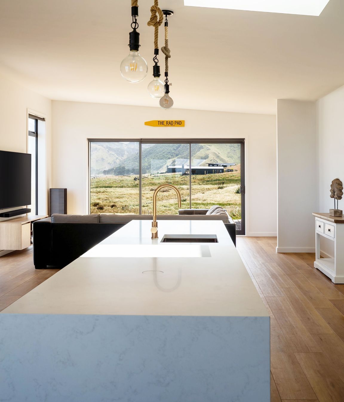 Visual connection to the landscape and neighbouring properties creates a sense of community without compromising on privacy