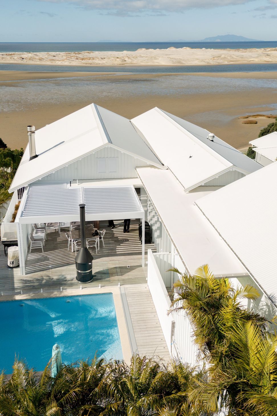 Louvretec-22035-Roof-with-165-HiSpan-Louvreslightingheating-2-ap-compressed.jpg